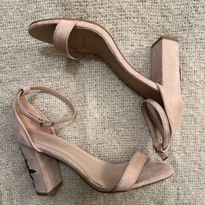 Top Moda blush pink rose embroidered block heels size 7